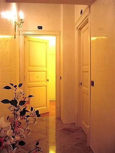 **** Couette-café Best Suites Trevi Rome Italie